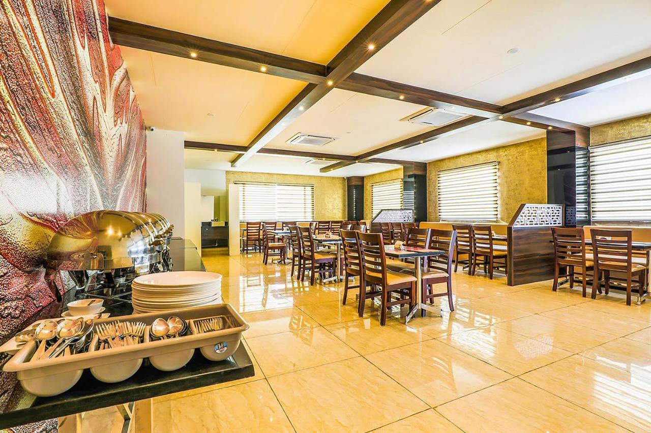 Kvr Capitol Suites Vijayawāda Extérieur photo