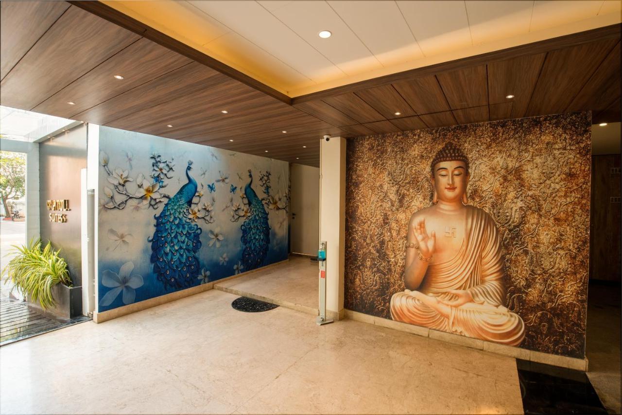 Kvr Capitol Suites Vijayawāda Extérieur photo